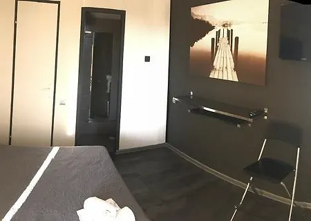Hotel Paradise Vitrolles (Bouches-du-Rhone)